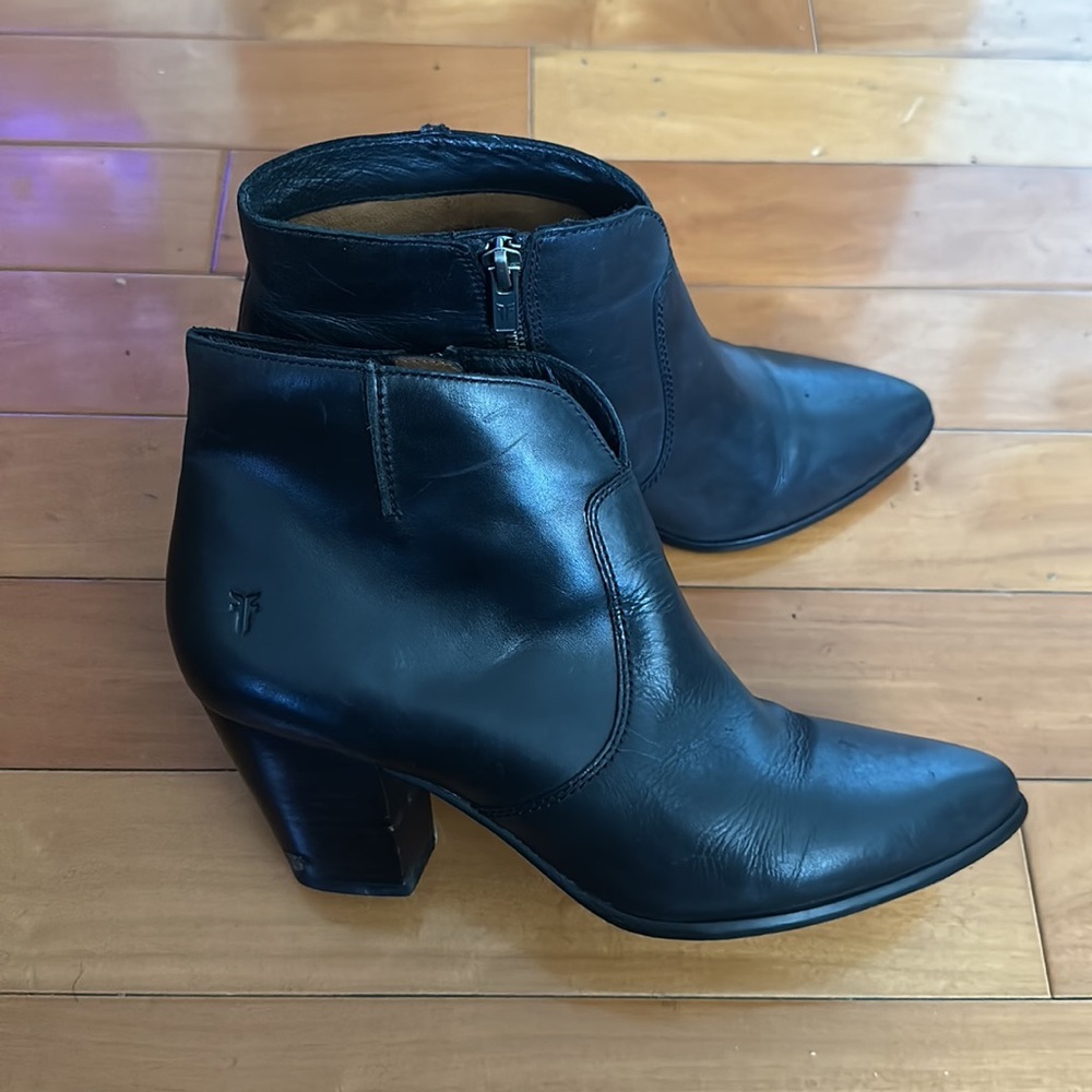 Frye leather ankle boots size 8.5